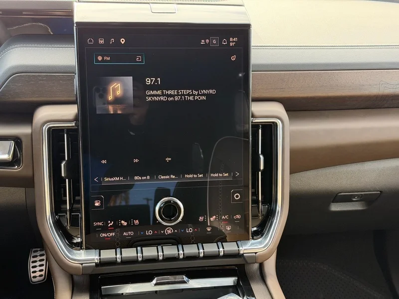 New 2026 Glacier White Tricoat GMC Denali Ultimate image 10