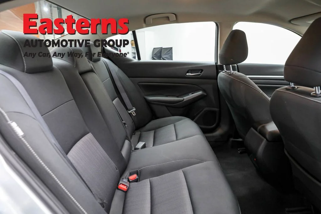 Used 2022 Silver Nissan 2.5 SV image 22