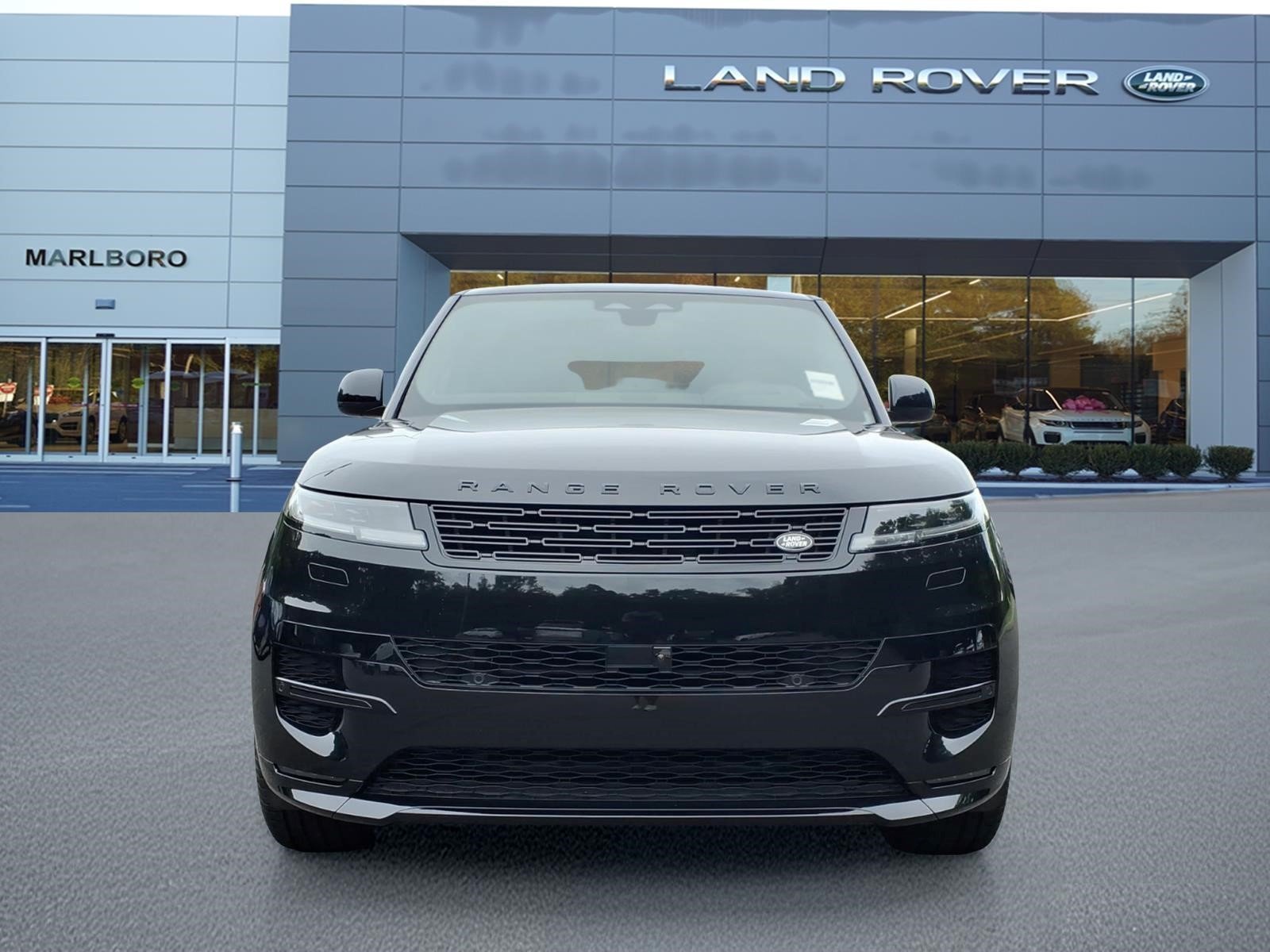 New 2026 Santorini Black LAND ROVER Dynamic SE image 8