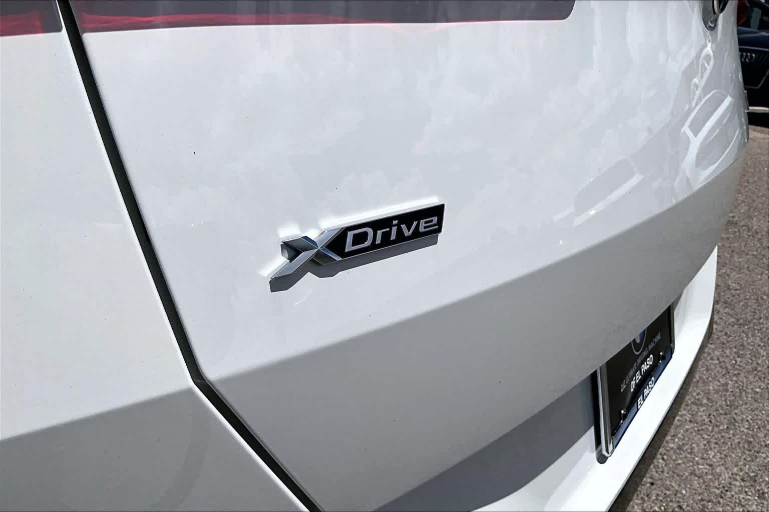 New 2026 Alpine White BMW 30 xDrive image 15