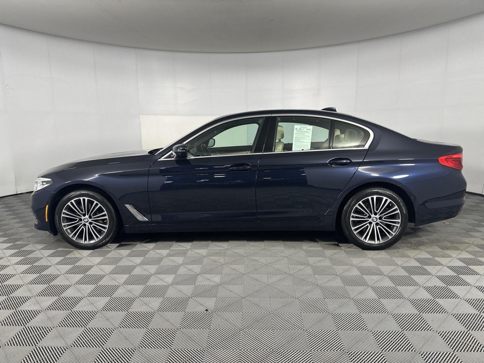 Used 2020 Imperial Blue Metallic BMW 540i xDrive image 5