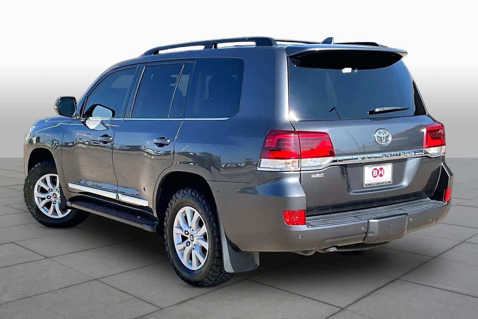 Used 2019 Magnetic Gray Metallic Toyota  image 11