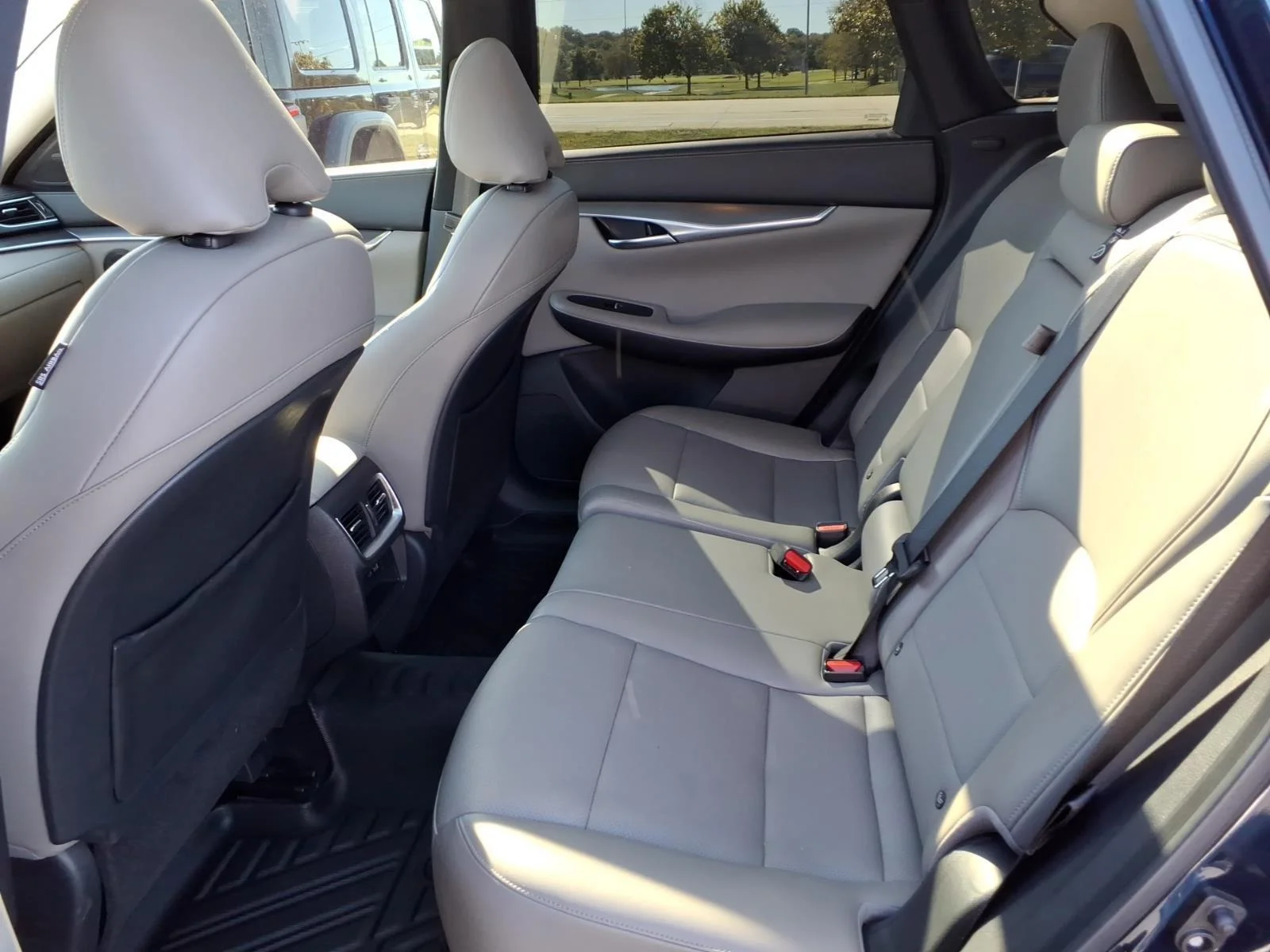 Used 2024 Hermosa Blue INFINITI LUXE image 28