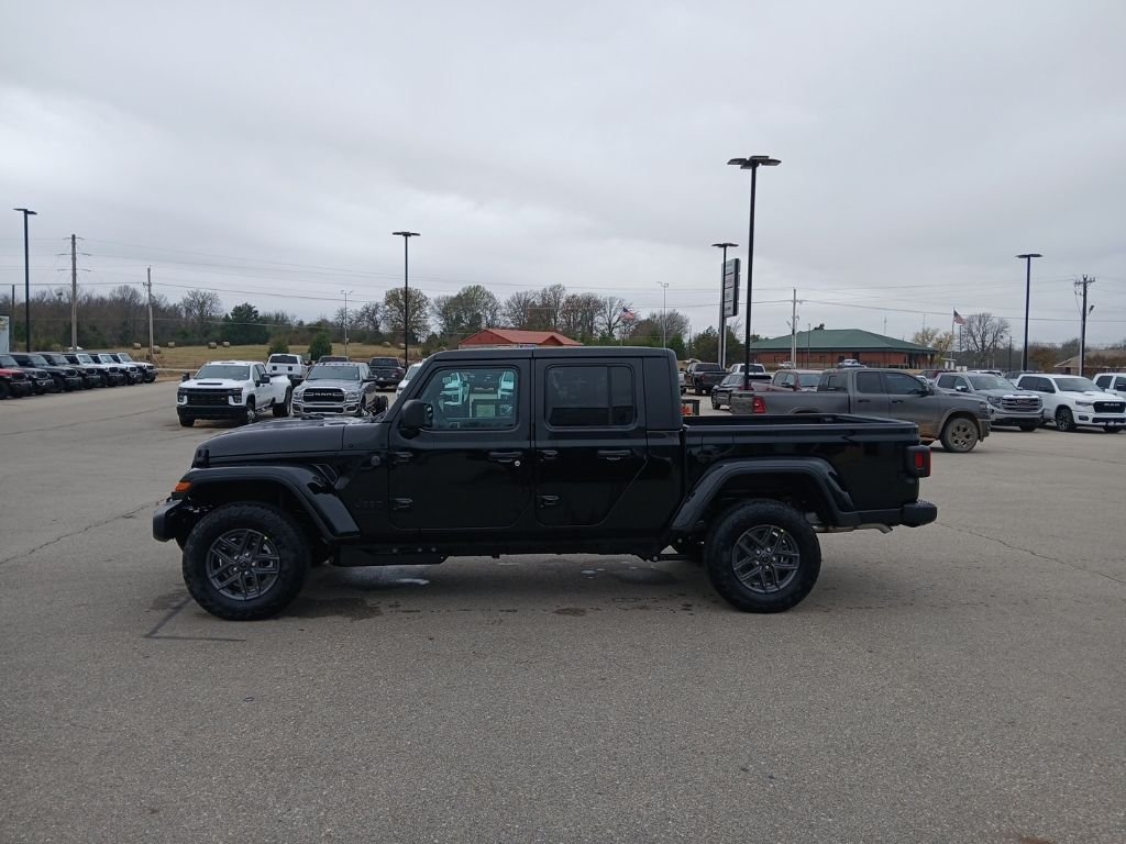 New 2026 Black Clear-Coat Exterior Paint Jeep Sport S image 4
