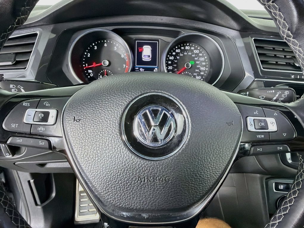 Used 2021  Volkswagen 2.0T SE R-Line Black image 16