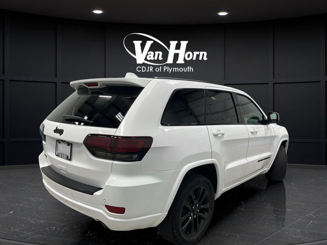 Used 2018 Bright White Clearcoat Jeep Altitude image 7