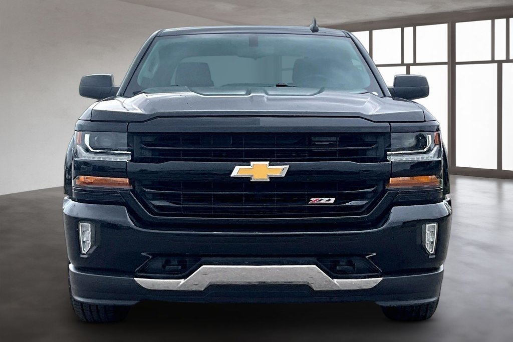 Used 2018 Black Chevrolet LT image 3