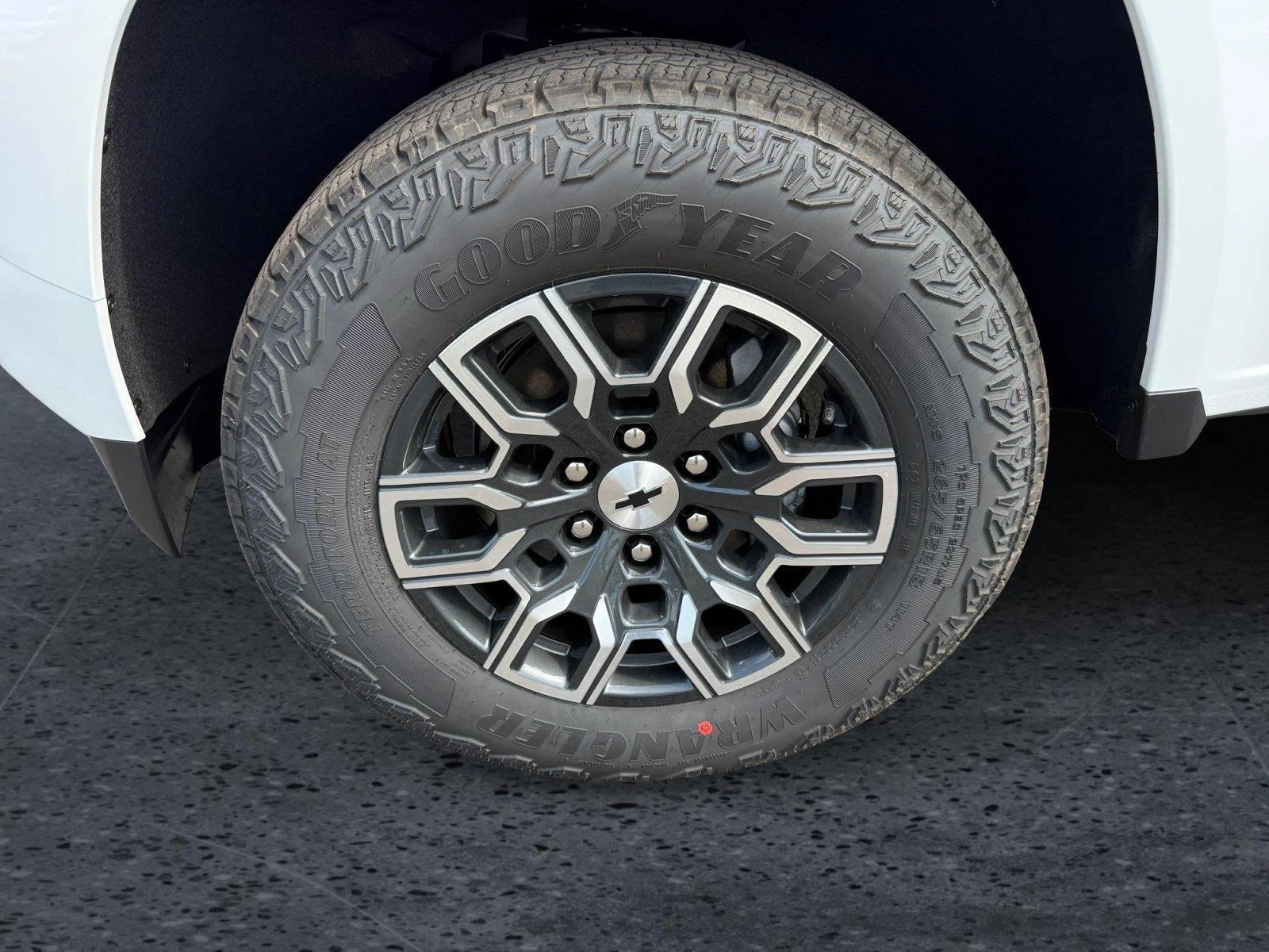 2026 Chevrolet Colorado Z71 - Photo 9