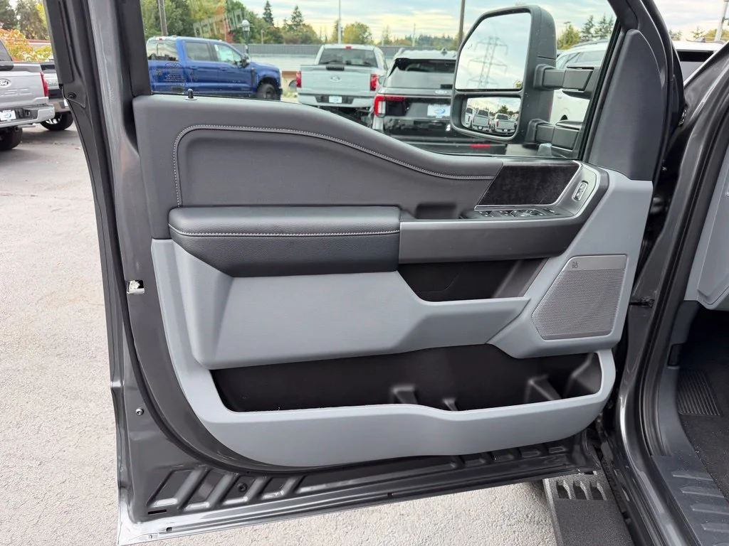 New 2027 Carbonized Gray Metallic Ford F-250® XLT image 11