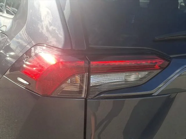Certified Used 2025 MAGNETIC GRAY MET. Toyota  image 32