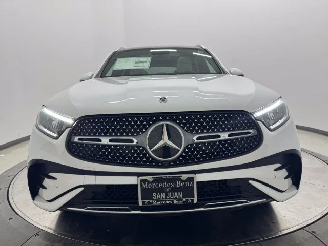 New 2026 MANUFAKTUR Moonlight Whit Mercedes-Benz GLC 300 image 13