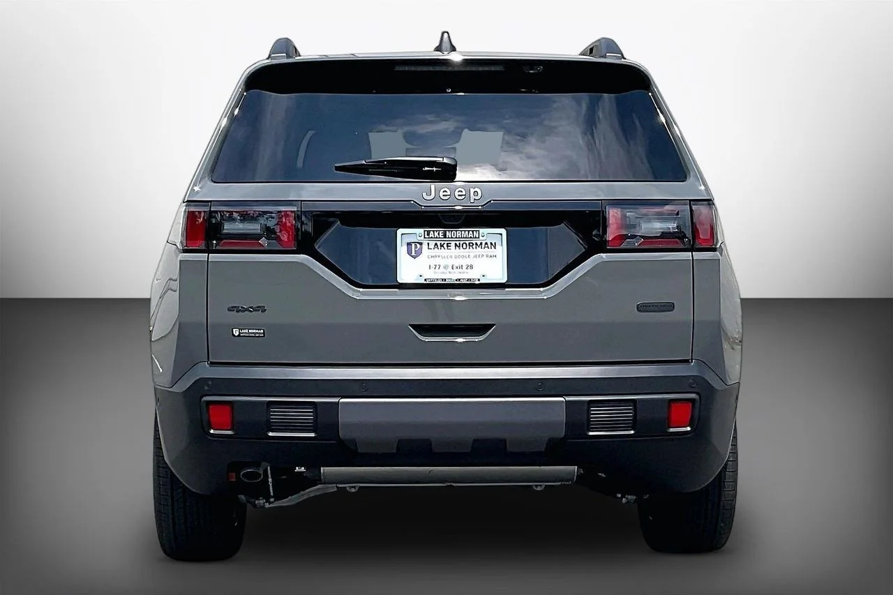 New 2026 Sting-Gray Clear-Coat Exterior Paint Jeep Overland image 7
