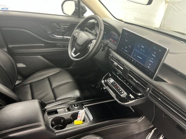 Used 2023 Infinite Black Metallic Lincoln Standard image 25
