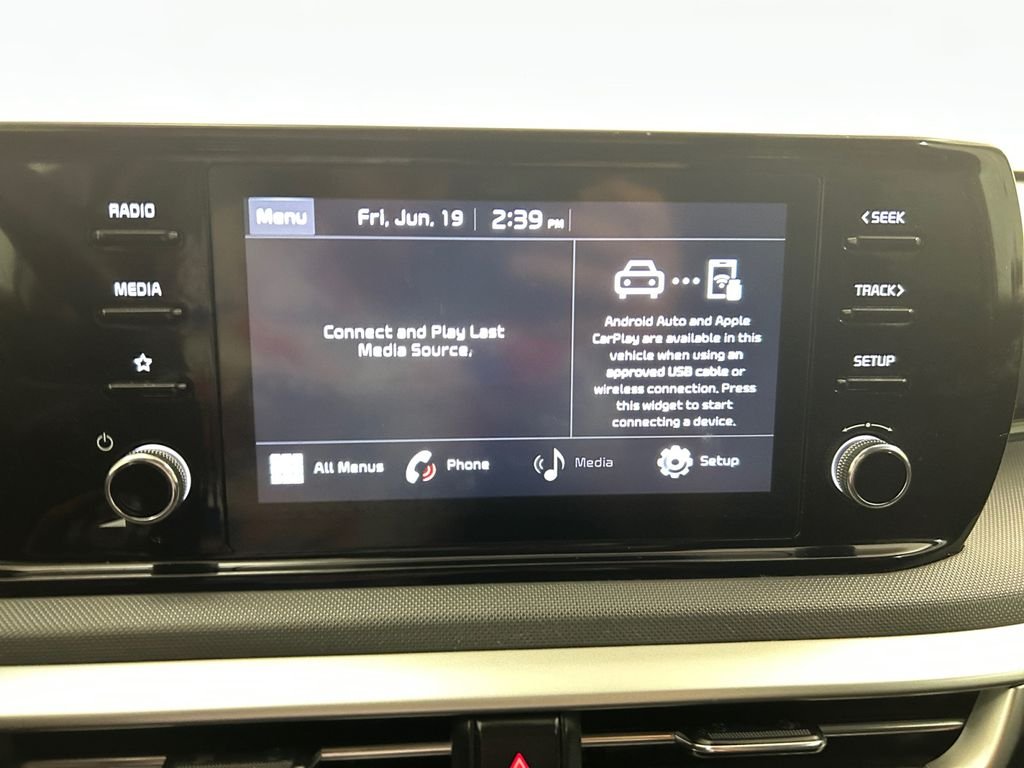 Used 2021 White Kia LXS image 11