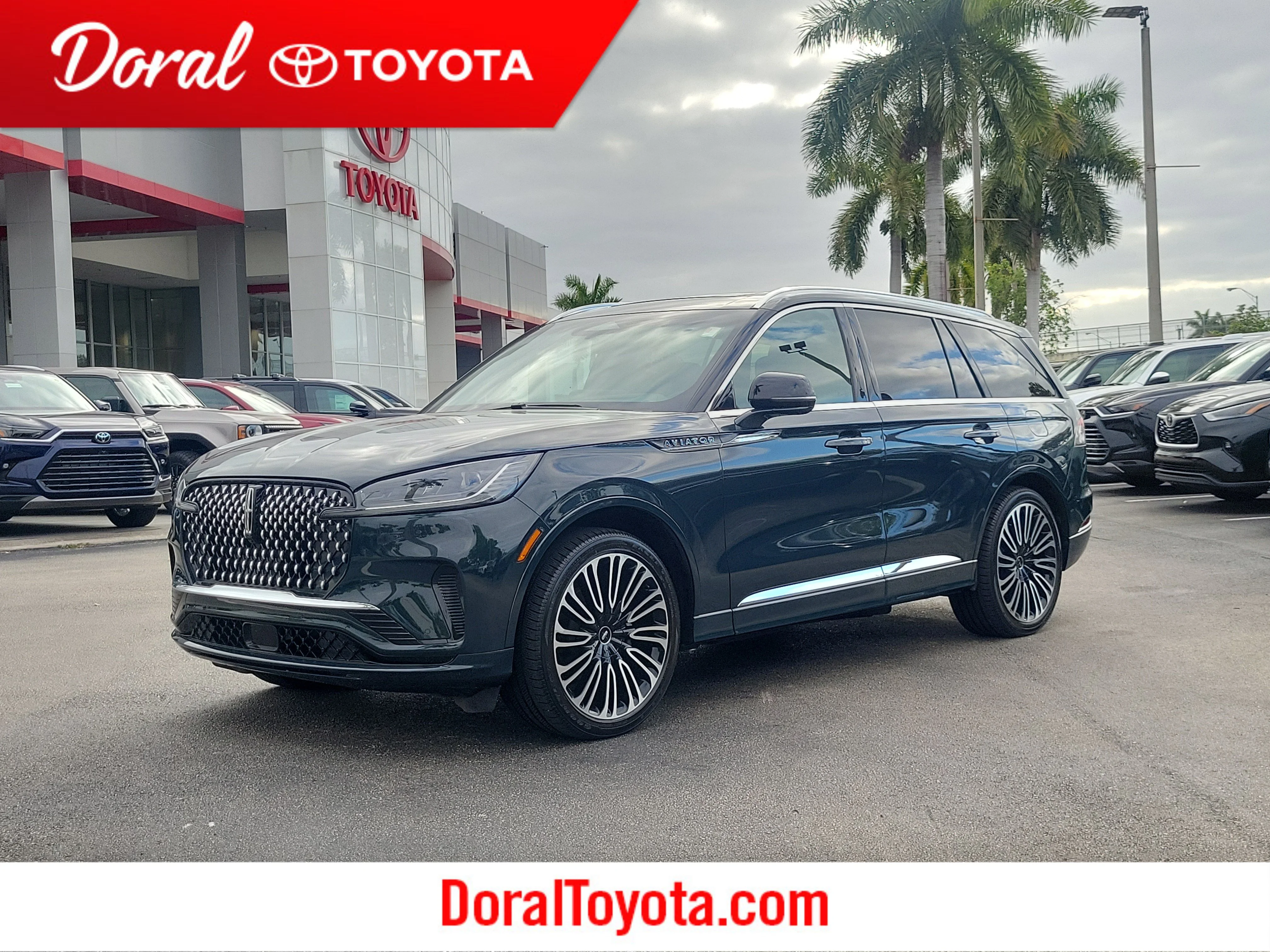 2025 Lincoln Aviator Black Label AWD's photo