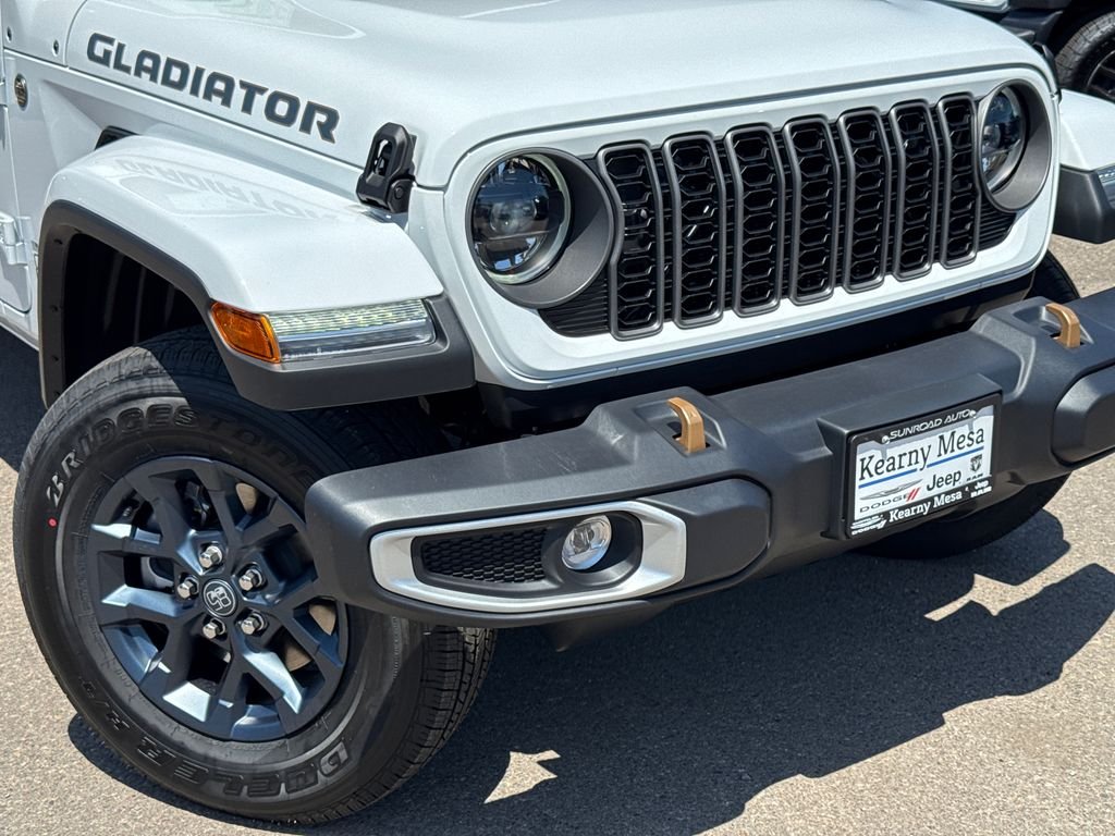New 2026 Bright White Clear-Coat Exterior Paint Jeep 85th Anniversary Edition image 7