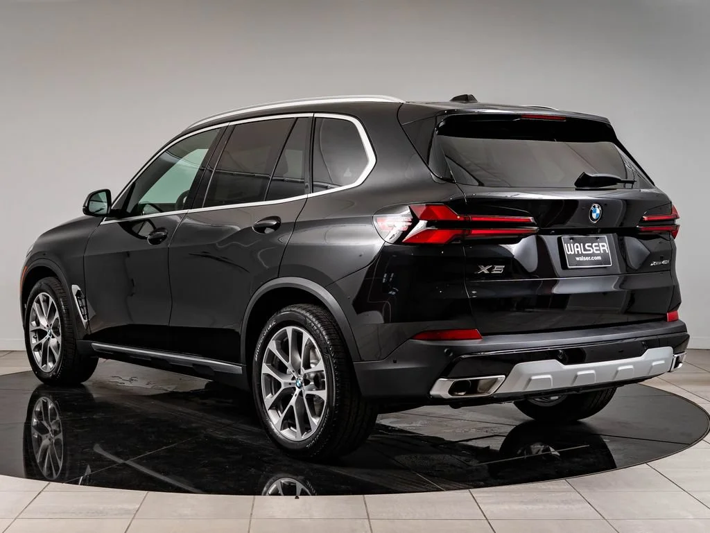 New 2026 Black Sapphire Metallic BMW xDrive40i image 6
