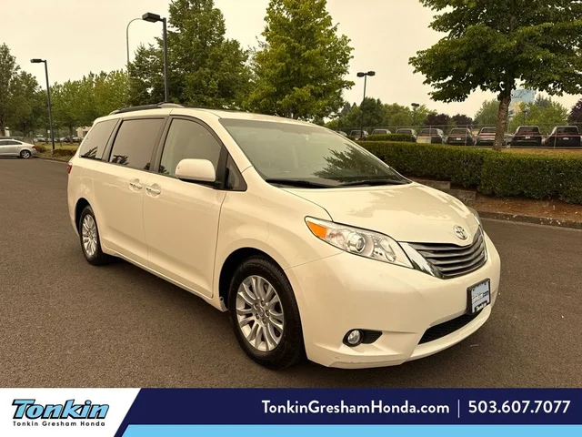2015 Toyota Sienna XLE