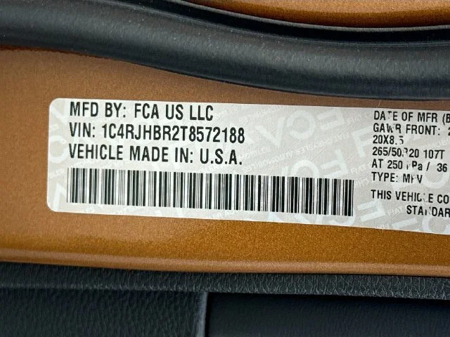 New 2026 Copper Shino Metallic Clear-Coat Exterior Paint Jeep Limited image 22