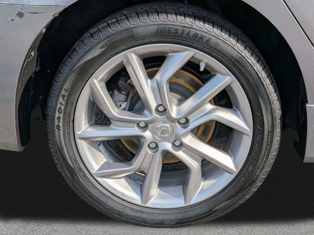 Used 2015 Gray Nissan SR image 10