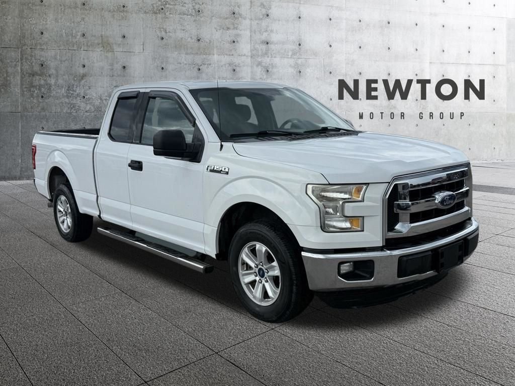 Used 2015 White Ford XLT image 1