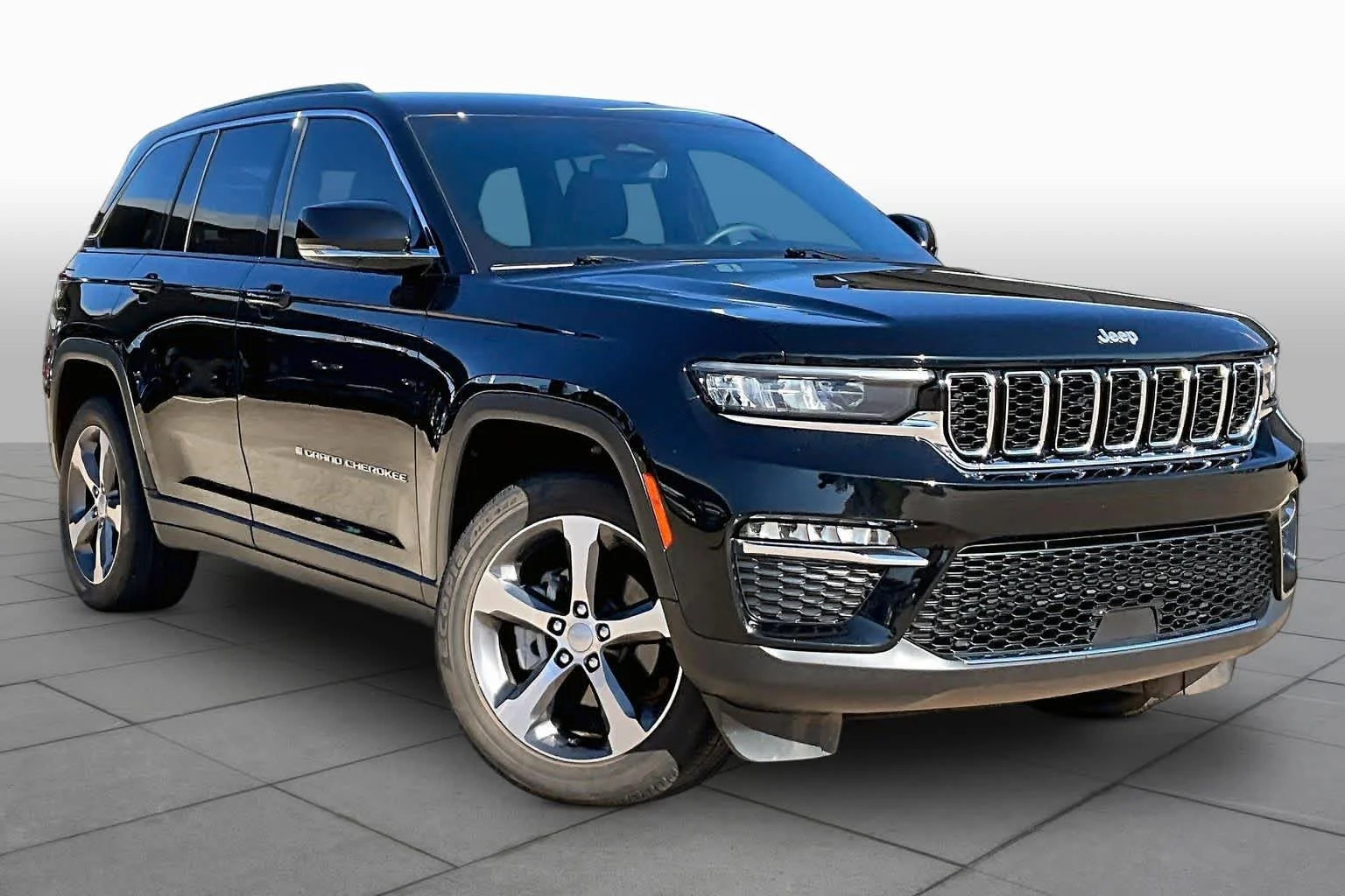 Pre-Owned 2024 Jeep Grand Cherokee Limited