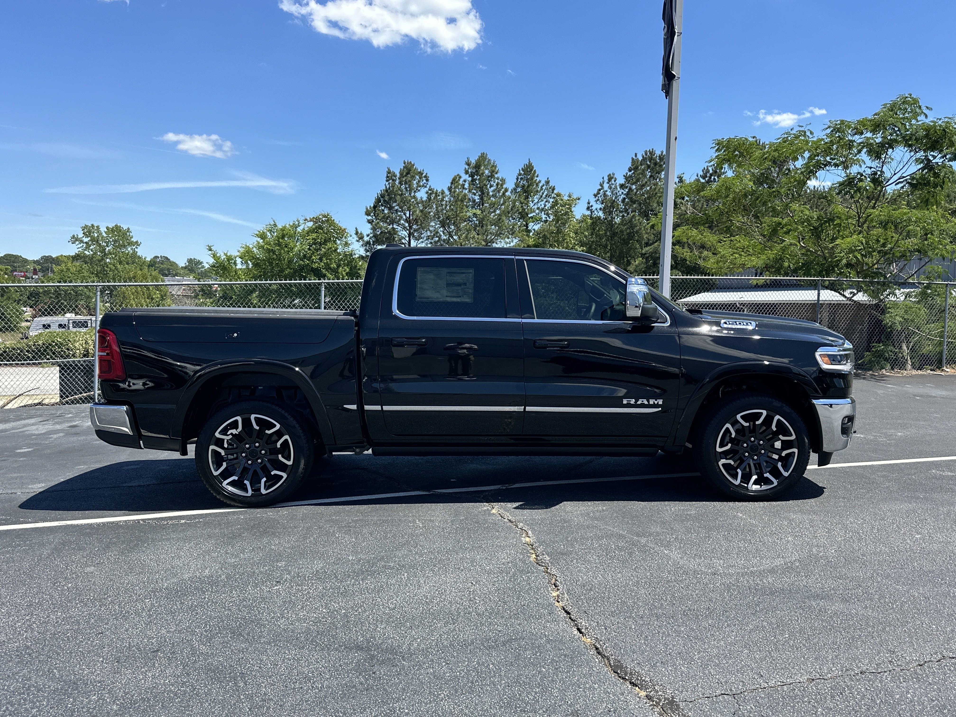 2025 RAM 1500 Limited - Photo 9