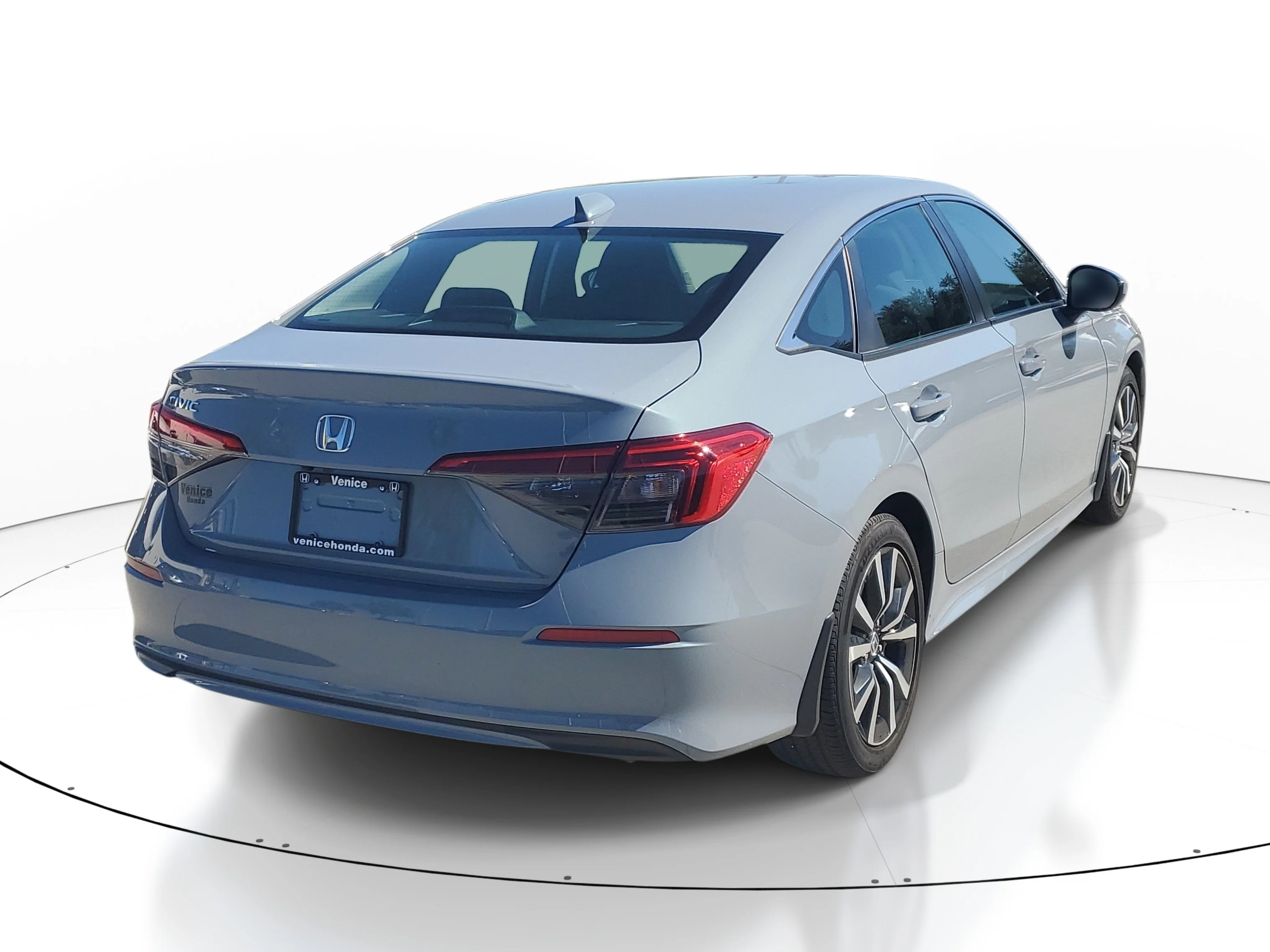 Used 2024 Sonic Gray Pearl Honda EX image 5
