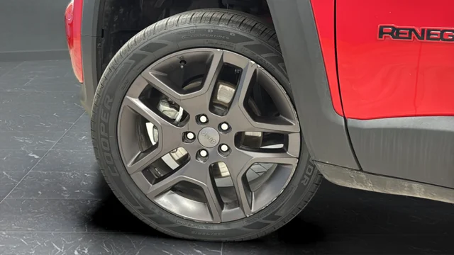 Used 2022 Colorado Red Jeep Latitude image 33