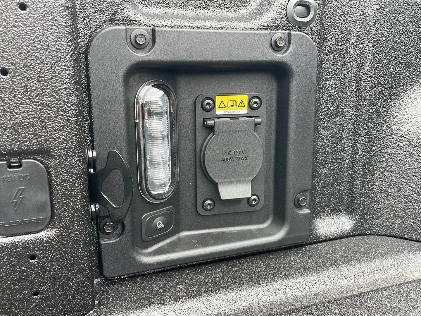 New 2026 Carbonized Gray Metallic Ford LARIAT image 29