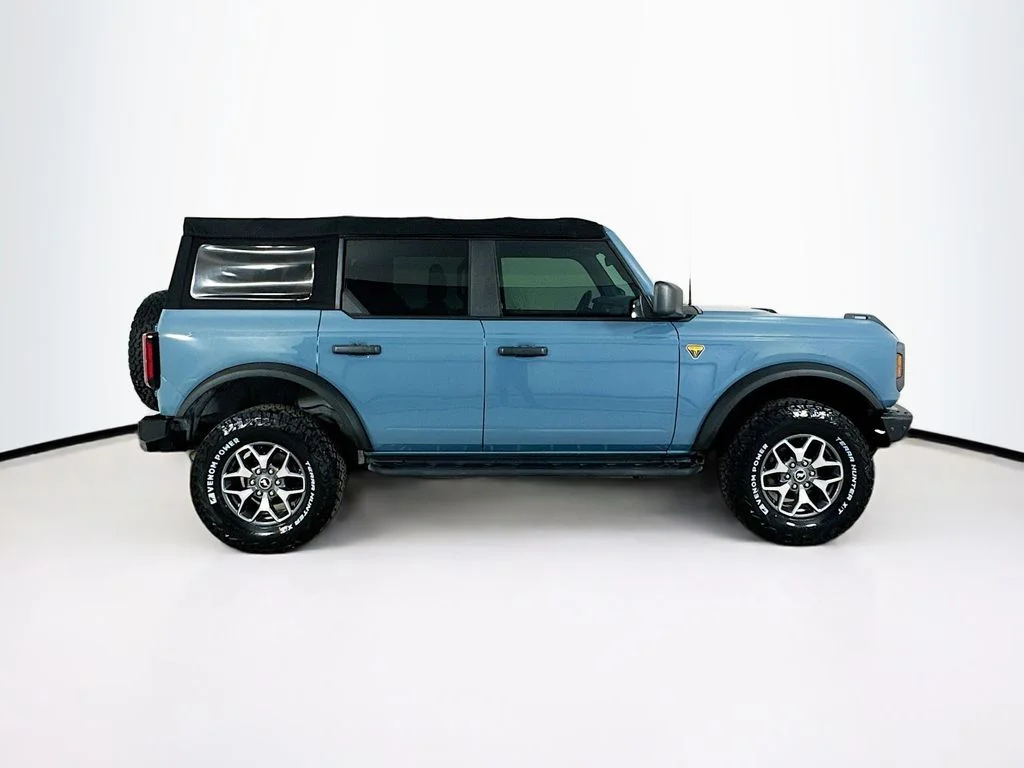 Used 2022 Gray Ford Badlands image 8