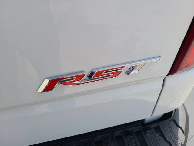 New 2026 Summit White Chevrolet RST image 30