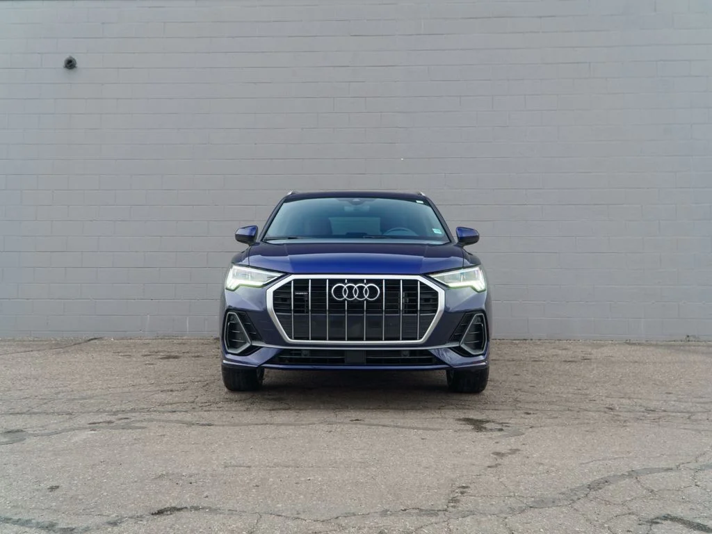 Used 2022  Audi  image 10