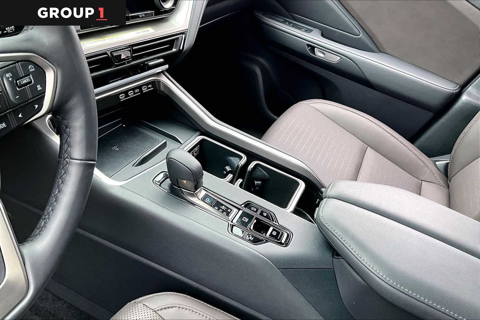 Certified Used 2025 WIND CHILL PEARL Lexus Premium image 14