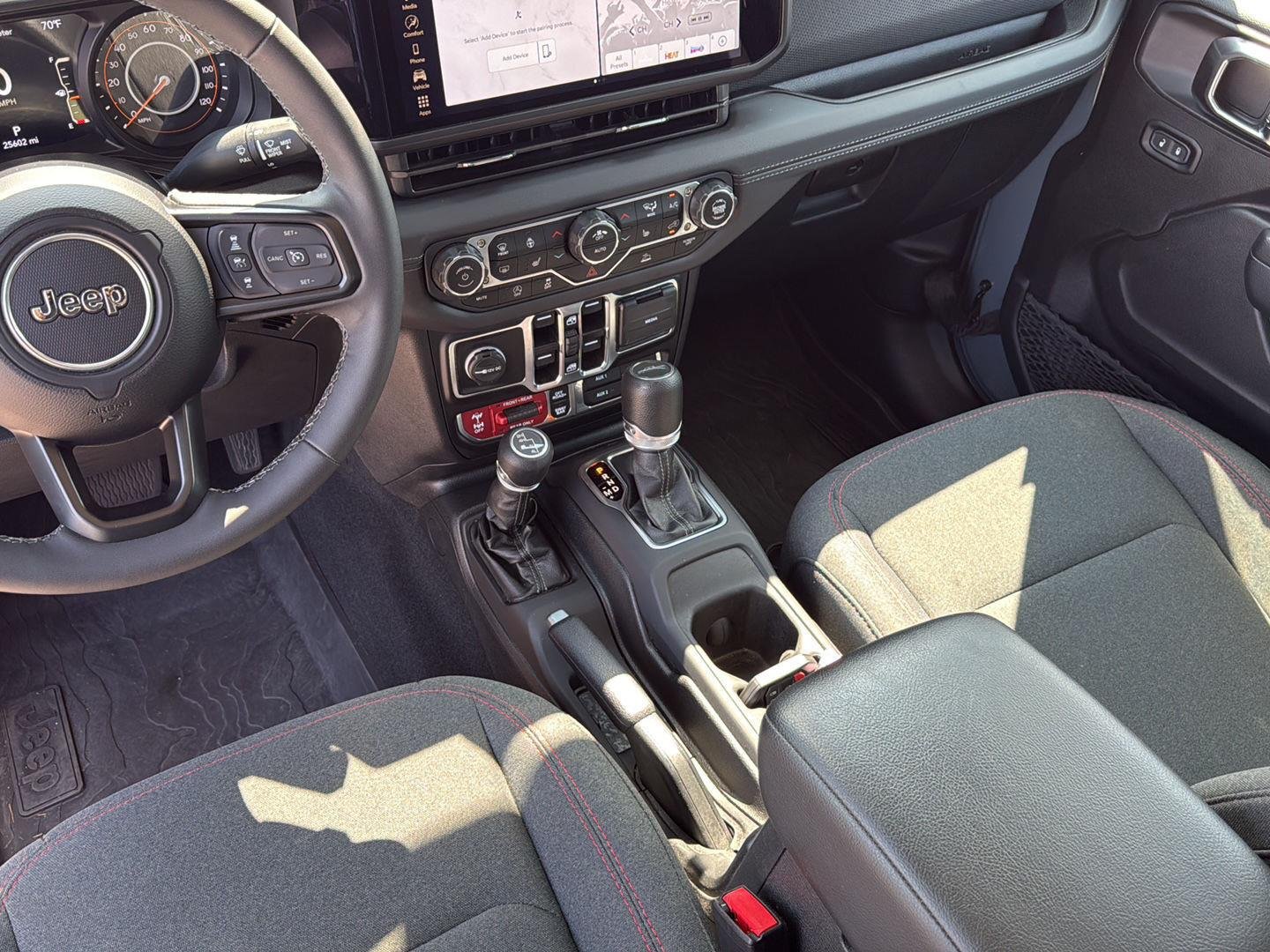 Used 2025 Anvil Clearcoat Jeep Rubicon image 3
