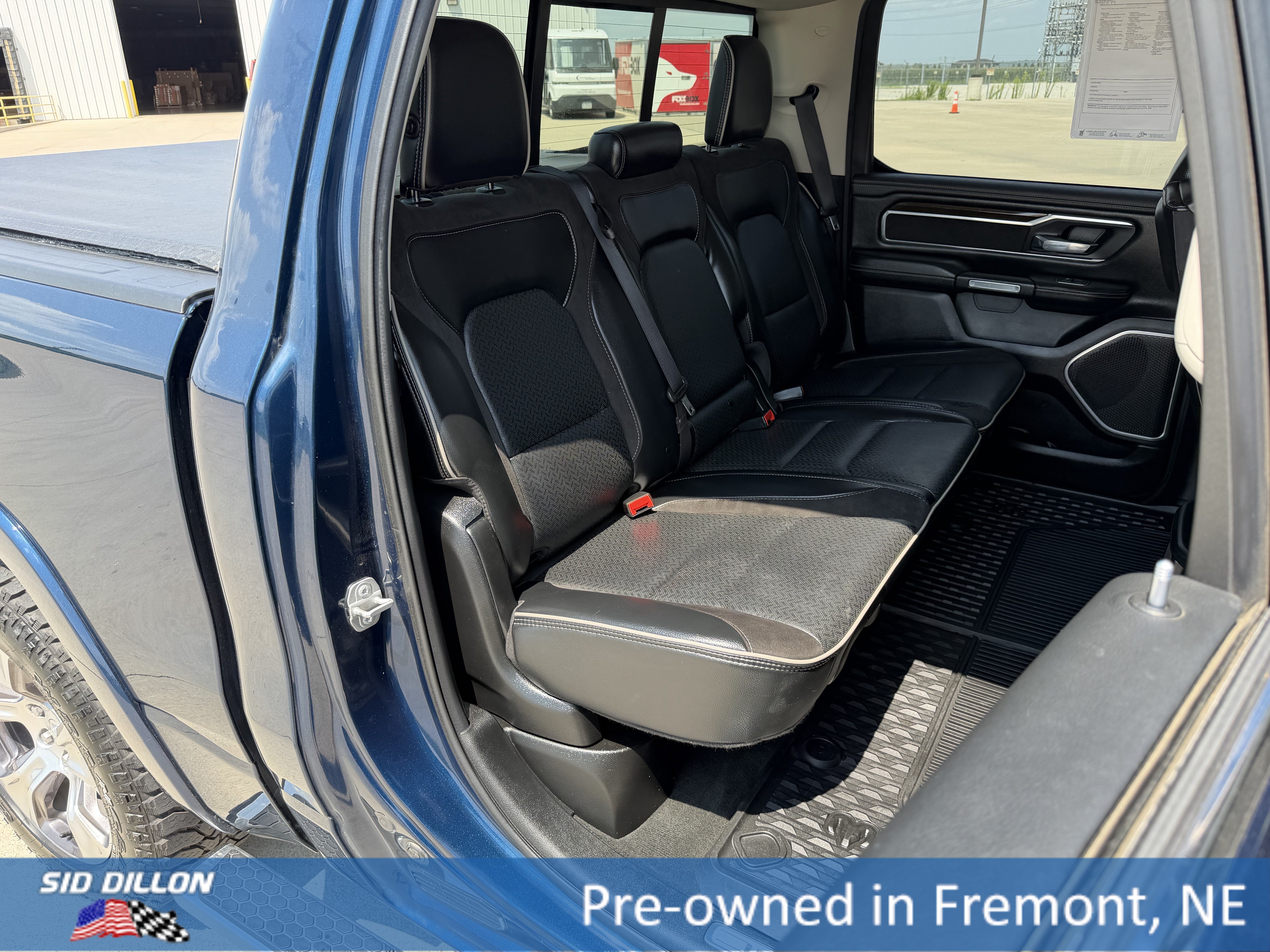 Used 2022 Patriot Blue Pearlcoat Ram Laramie image 9