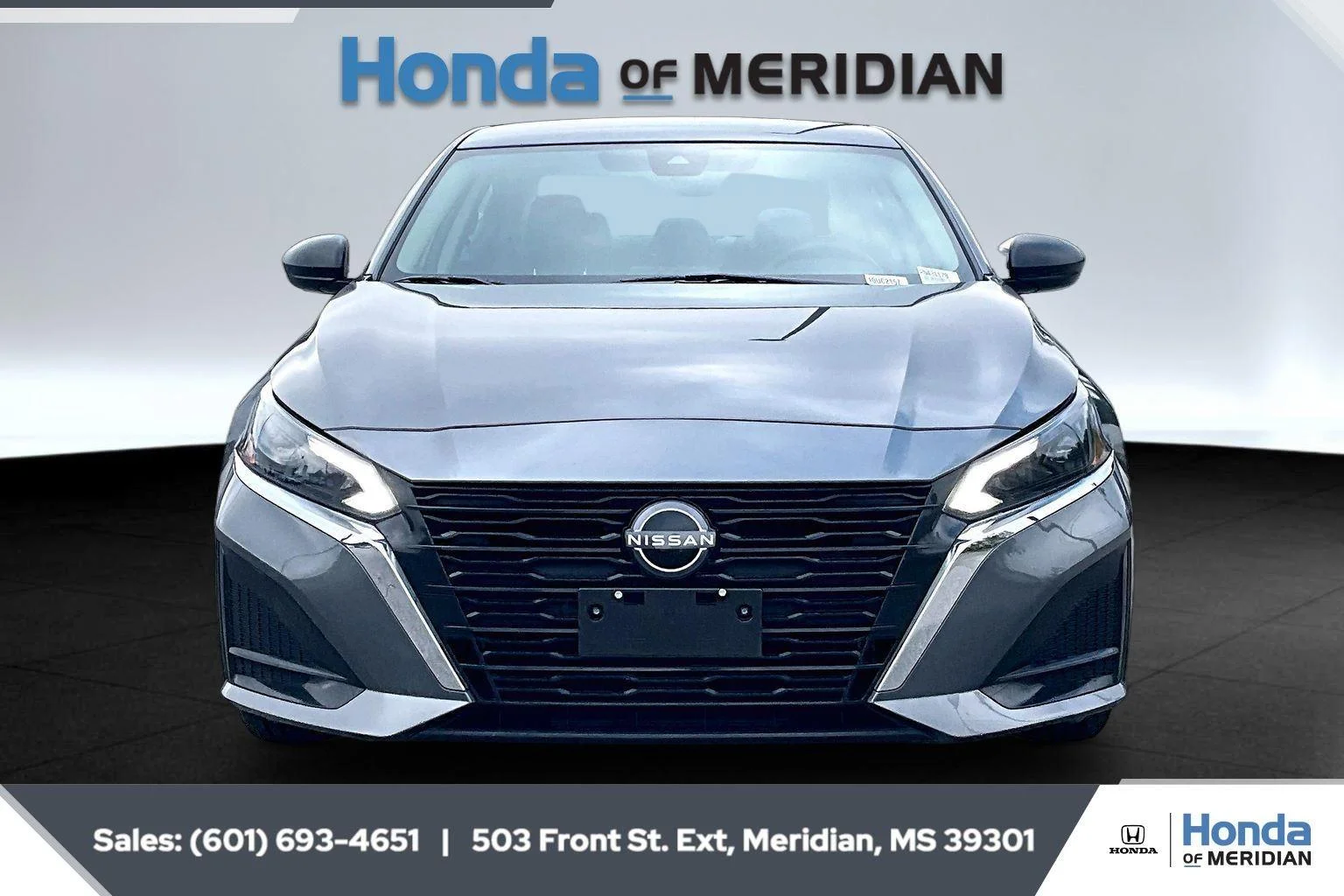 Used 2024 Gun Metallic Nissan 2.5 SV image 3