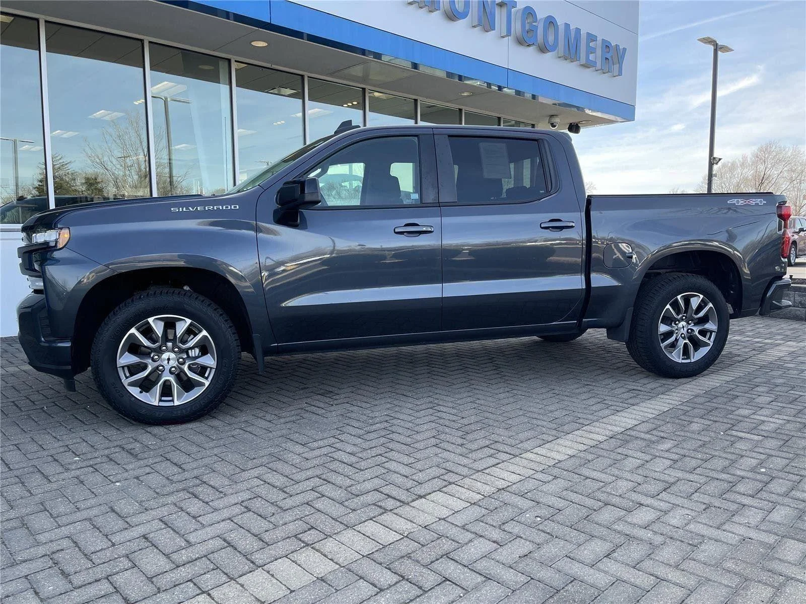 Used 2022 Shadow Gray Metallic Chevrolet RST image 2