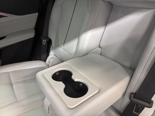 Used 2024 Crystal White Tricoat Cadillac Luxury image 13