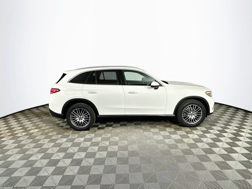 New 2026 Polar White Mercedes-Benz GLC 300 image 41