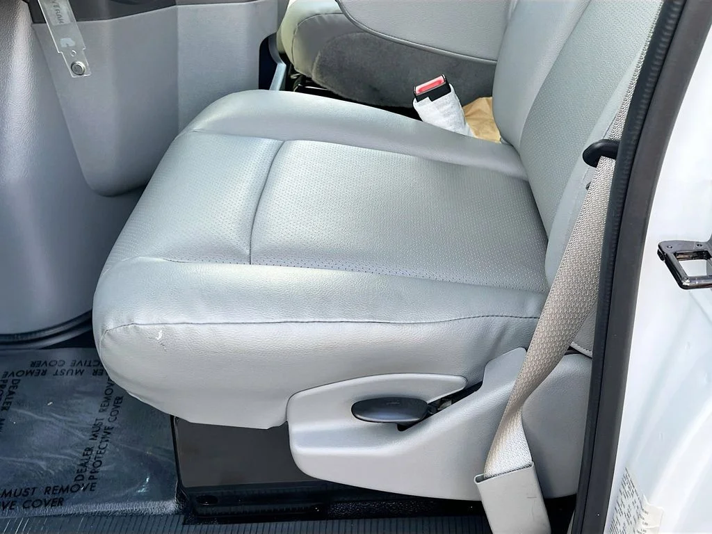 New 2027 Oxford White Ford Base image 17