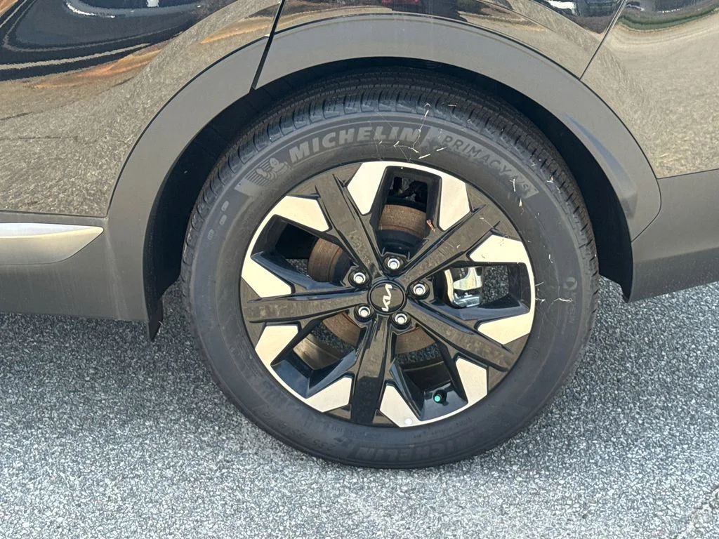 New 2024 Fusion Black Kia X-Line image 20