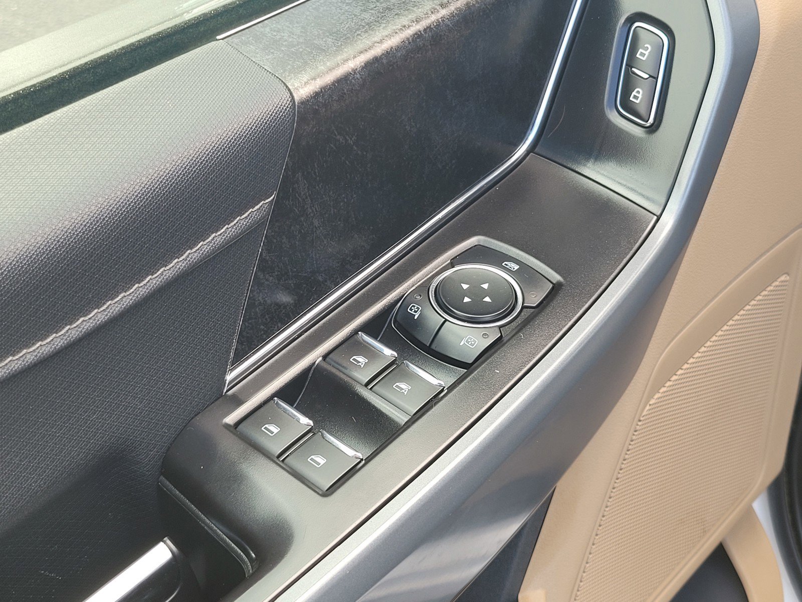 Certified Used 2023 White Ford  image 18