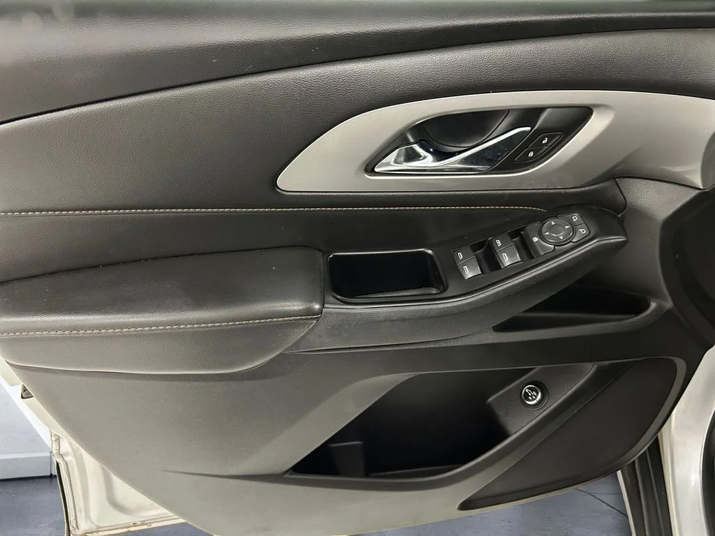 Used 2020 Silver Chevrolet LT image 12