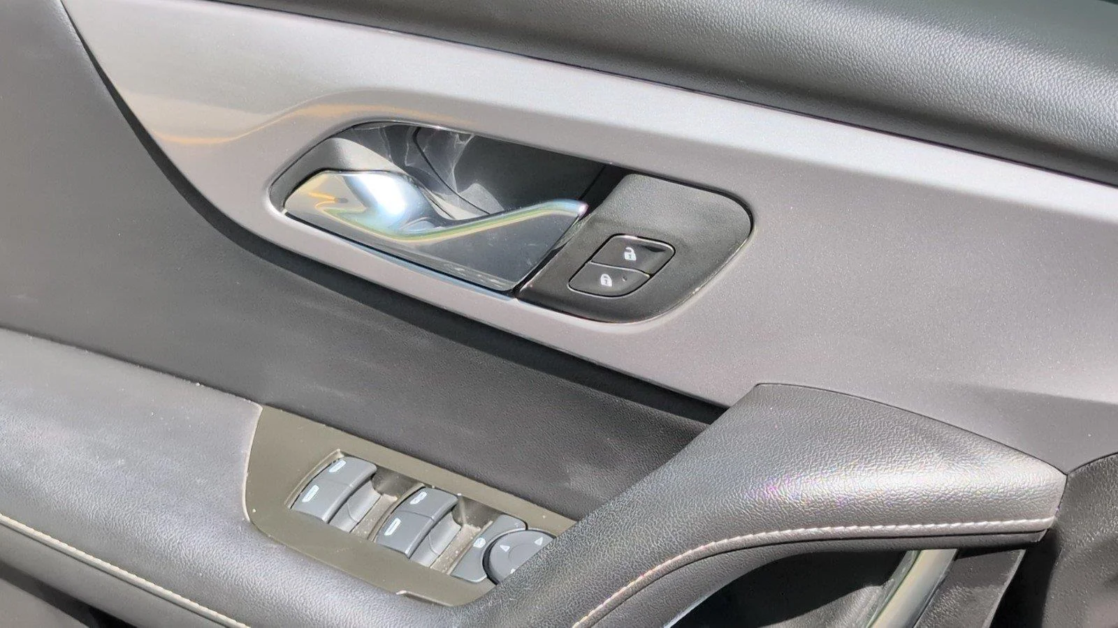 Used 2023 BLACK Chevrolet LT image 20