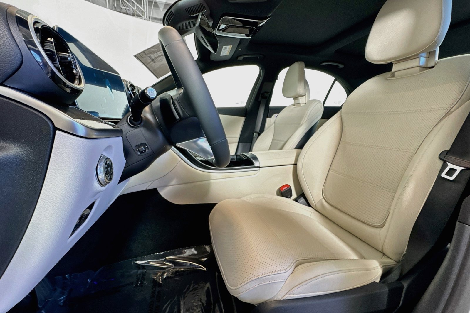 New 2026 Polar White Mercedes-Benz C 300 image 18