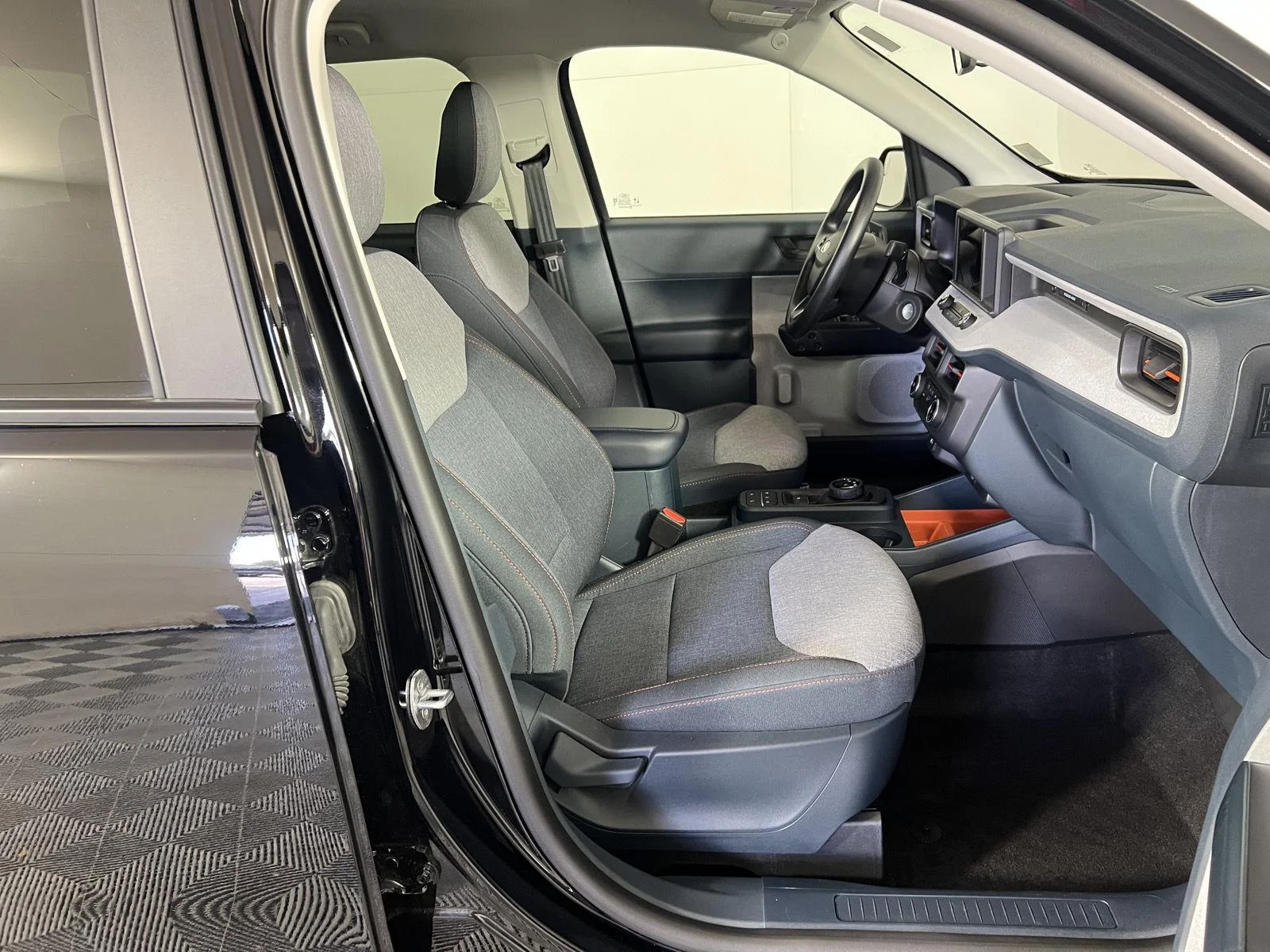Used 2024 Shadow Black Ford  image 21