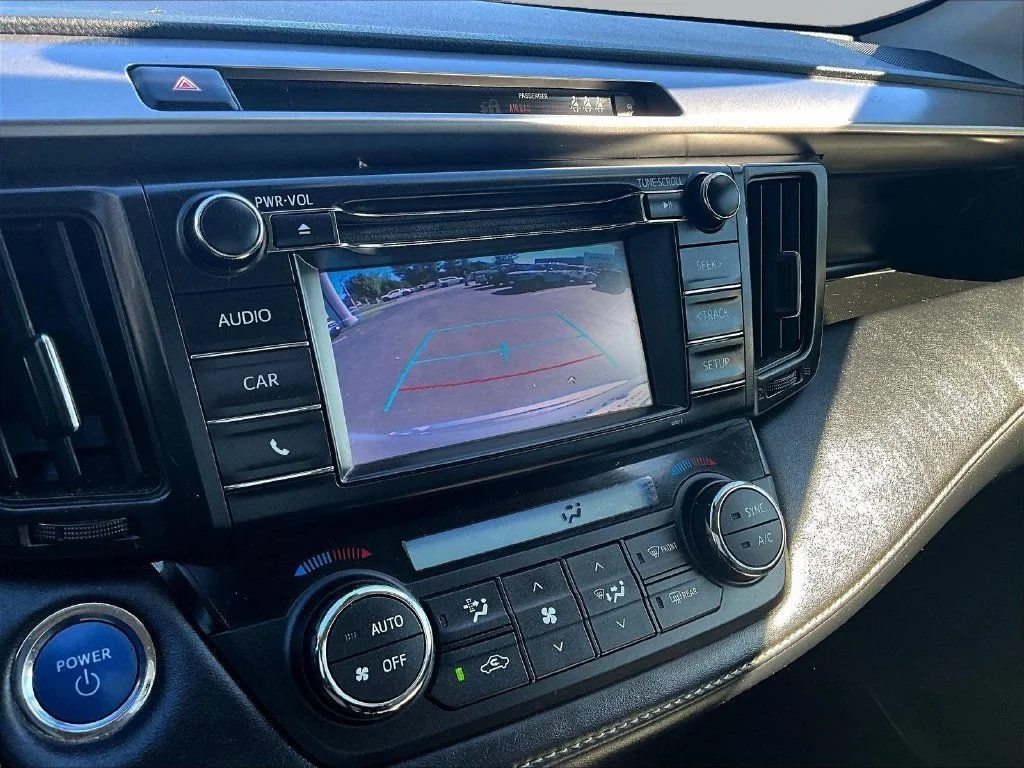 Used 2018 Silver Sky Metallic Toyota LE image 13
