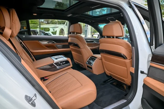 Used 2022 WHITE BMW 750i xDrive image 21