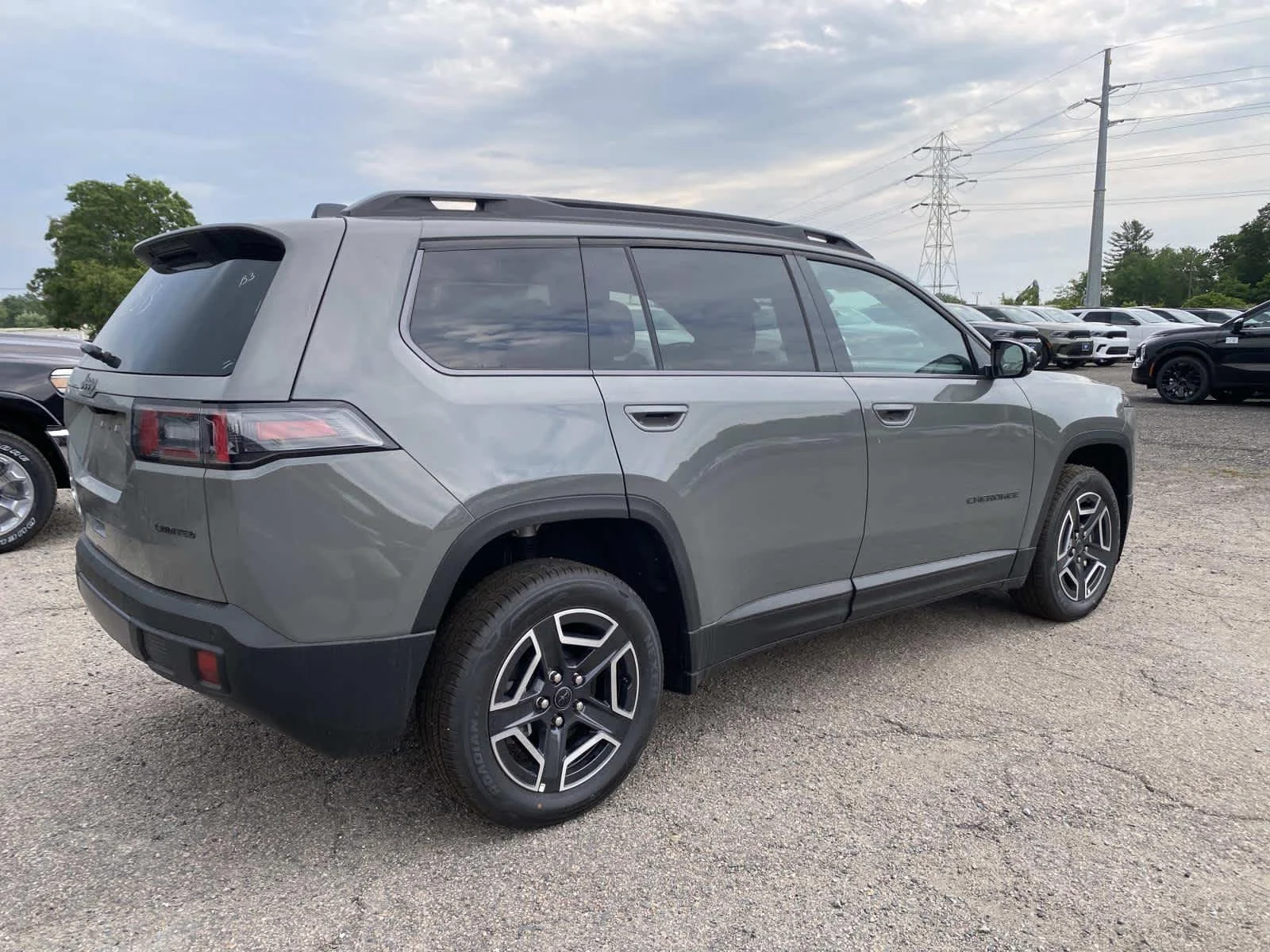 New 2026 Sting-Gray Clearcoat Jeep Limited image 3